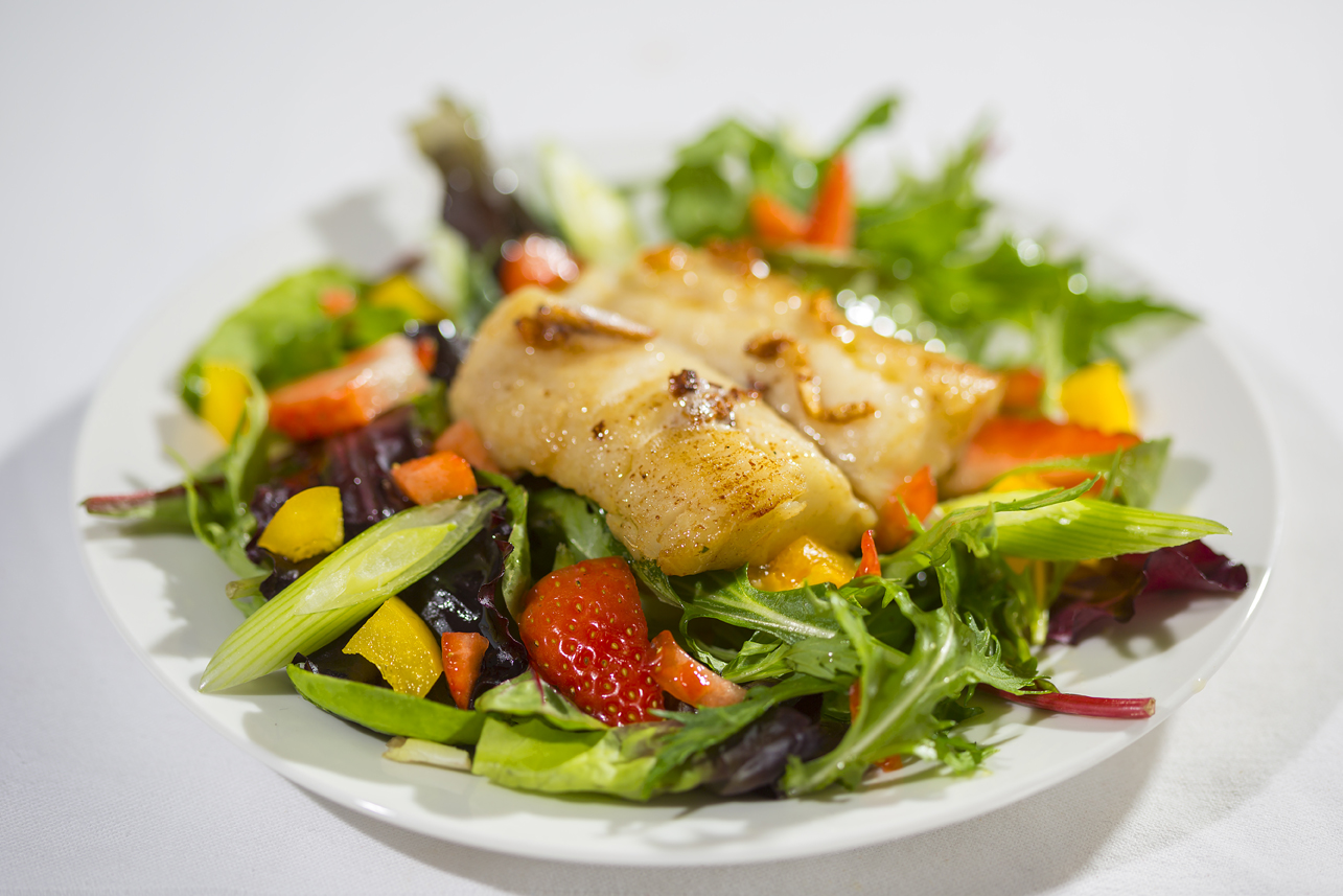 picture of fish with strawberry salad